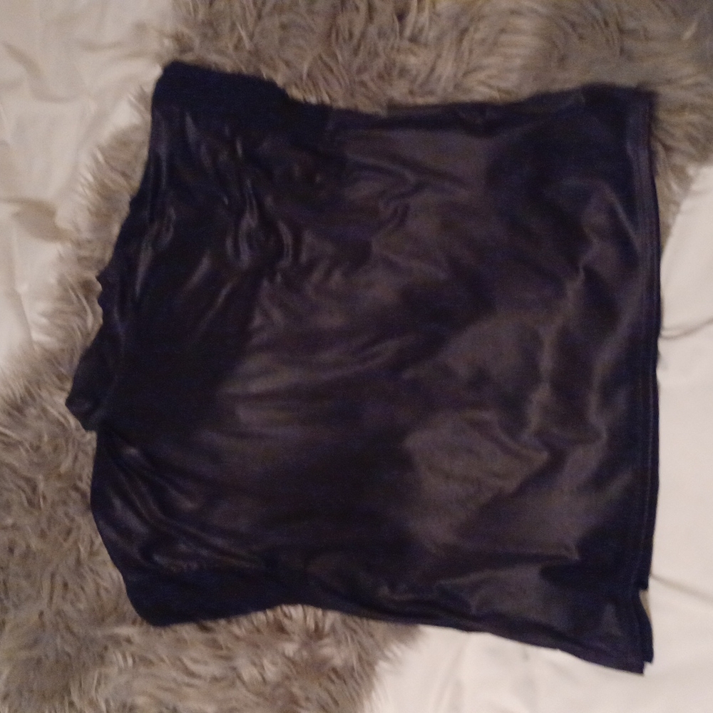 Cap-Sleeve Relaxed Shirt with Sheen Front